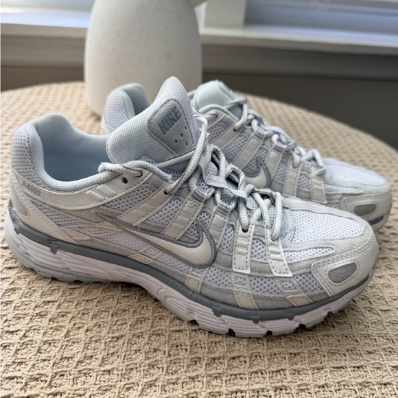 Nike P-6000 Women’s Sz 7 Summit White Pure Platinum Wolf Grey Sneaker
